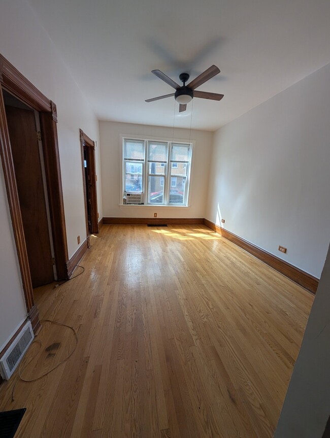 Building Photo - 1935 N Leavitt St