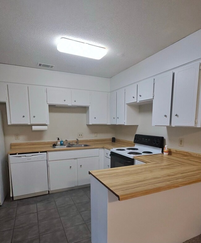 130 Pointe S Dr