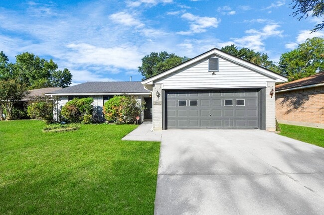 Building Photo - 20411 Jasperwood Ln