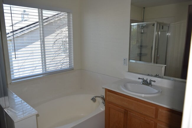 Photo - Tracy Home Available in Desirable Edgewood...