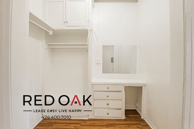 425–427 S. Grand View St-7106