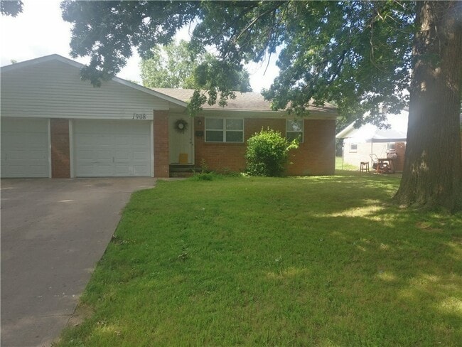 Photo - 1908.5 Westwood Ave