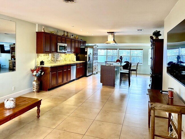 Photo - 5041 NE 15th Ave