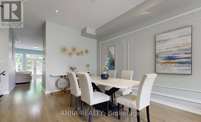 Photo - 74 Church St S