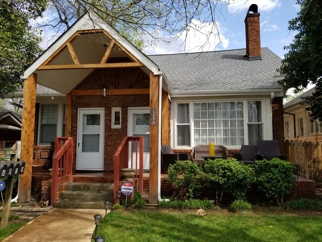 Two blocks from Piedmont Park - 1195 Monroe Dr NE