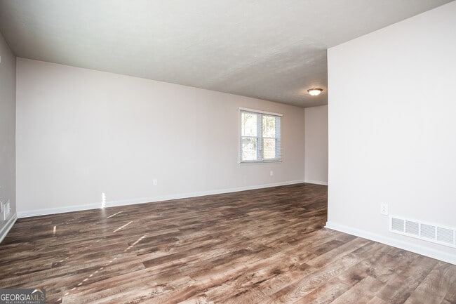 Photo - 537 Plainville Dr SW