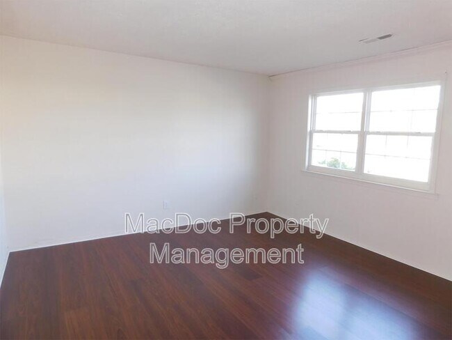 Photo - 619 Anvil Rd