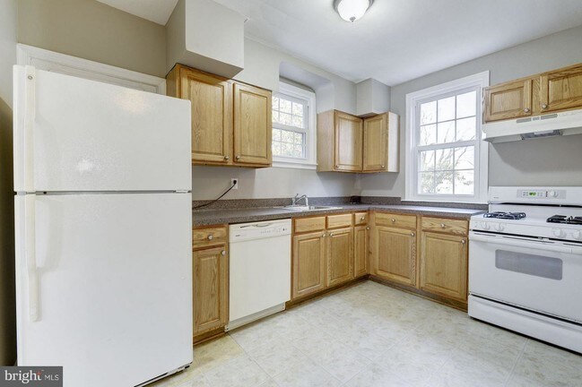 Photo - 4307 Fessenden St NW