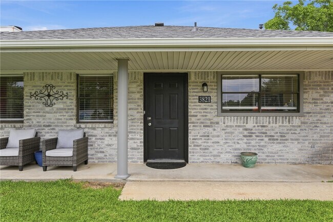 Photo - 3821 Brighton Dr