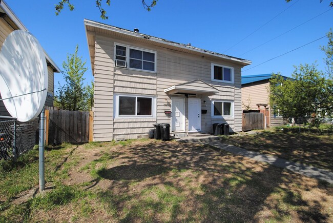 Lathrop St (1424/1426) - Lathrop St (1424/1426) Apartment Unit 1426