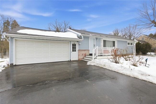 Photo - 266 Willowcrest Dr