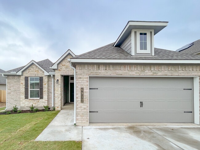 Photo - 6912 Llano Dr House