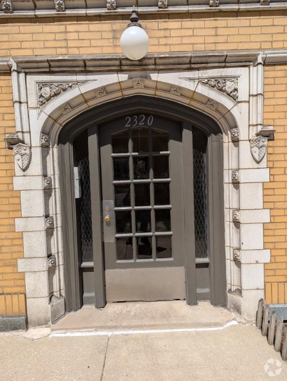 Building Photo - 1 bedroom in CHICAGO IL 60659 Unit 1 Rental