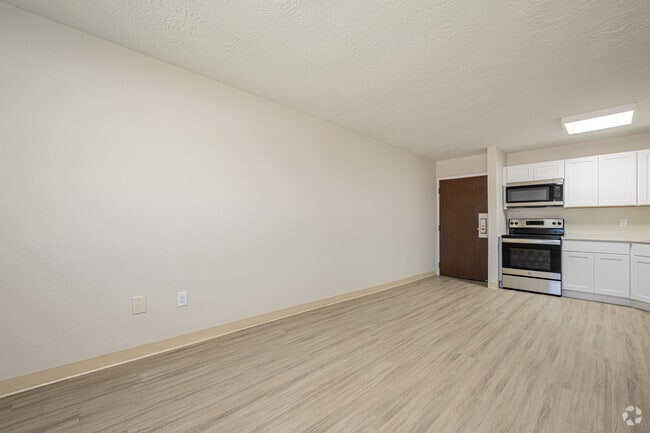 1BR, 1BA - 550SF - 750SF - Dining Room