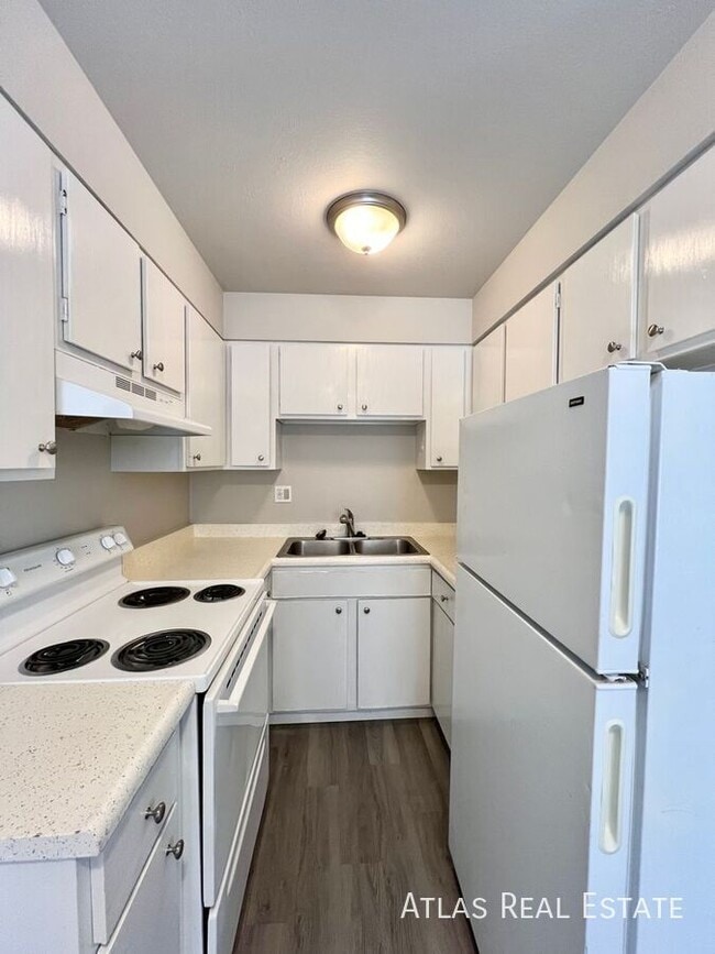 Photo - 4414 N Chestnut St Unit 3