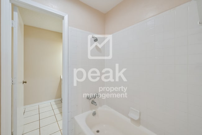 Photo - $1,475! 2/Bed1.5Bath duplex in Arlington! ...