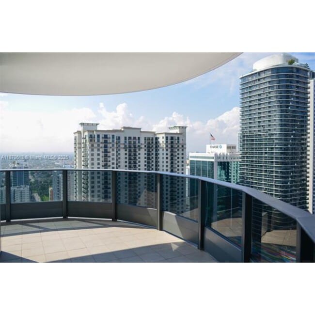 Photo - 1000 Brickell Plz
