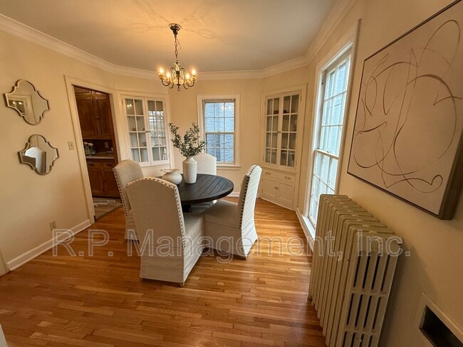 Photo - 1090 16th Ave SE