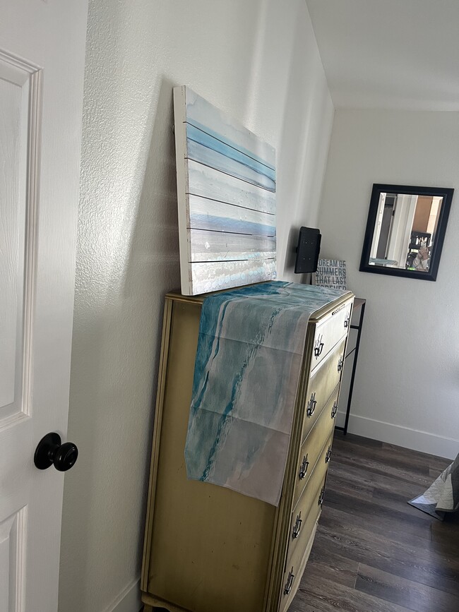 Photo - 21851 Newland St