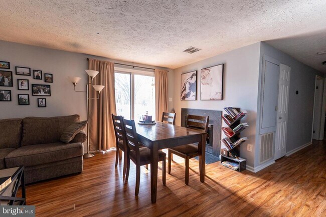 Photo - 800 Stratford Way Unit E