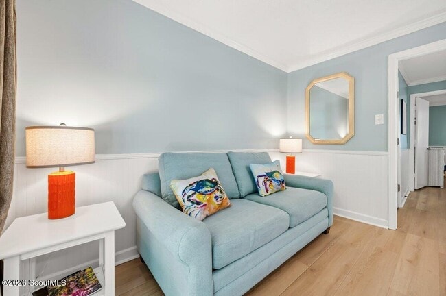 Photo - 1175 Beachview Dr N