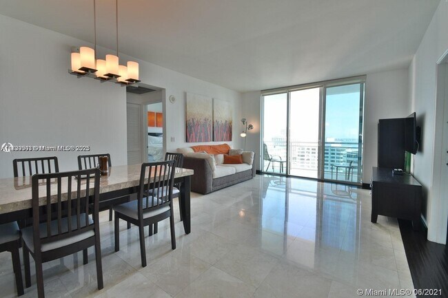 Photo - 951 Brickell Ave Unidad 2104 Rental