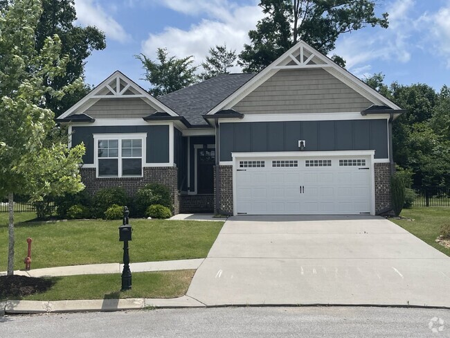 Building Photo - Gorgeous Home in Ooltewah