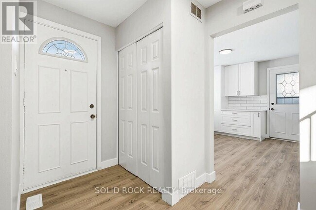 Photo - 2158 Fillmore Crescent