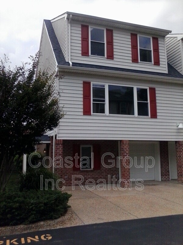 Building Photo - 8550 Tidewater Dr Rental