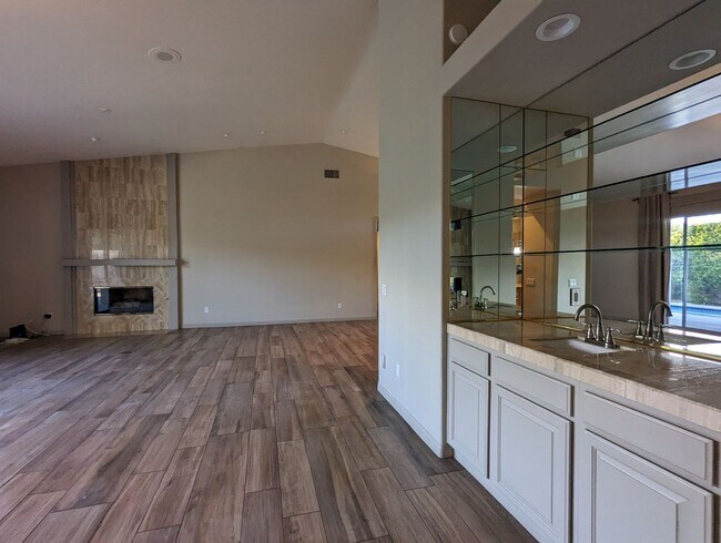 1 Mission Palms Dr W