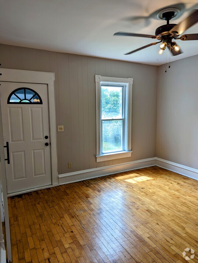 Building Photo - 2242 Dixon St Rental