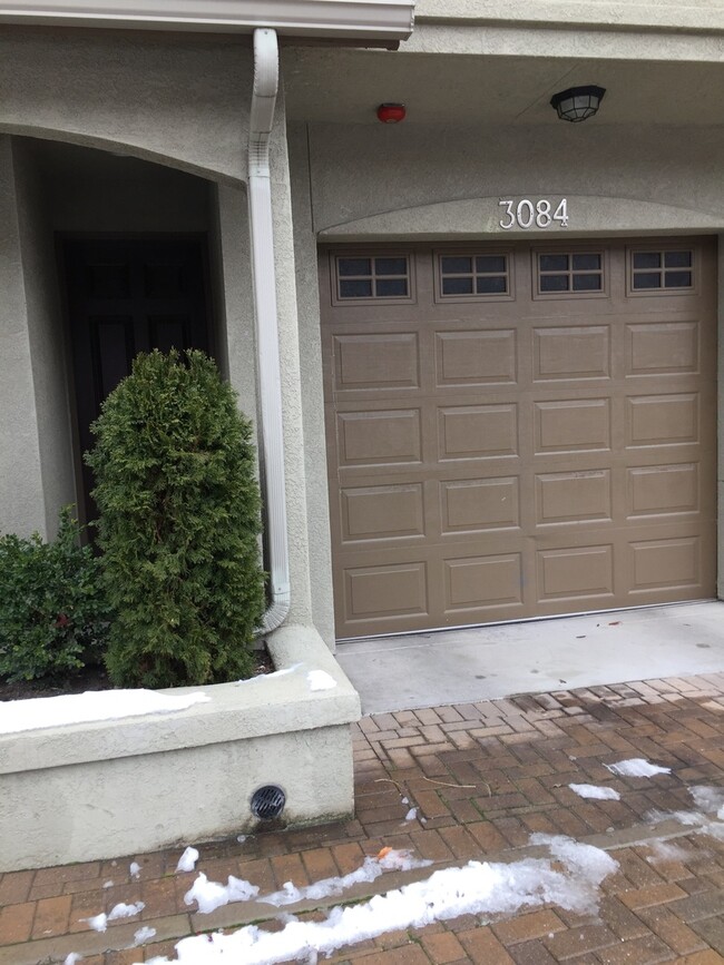 Large 2 Bedroom Sterling Ridge Town Home w... - Large 2 Bedroom Sterling Ridge Town Home w...