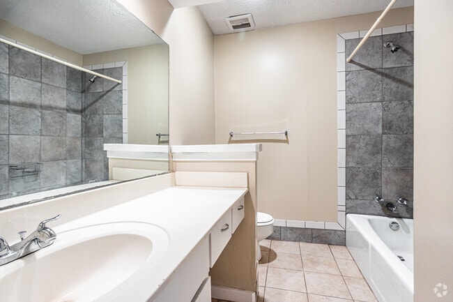 3BR, 2BA - 1300 SF