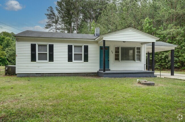 Building Photo - Quiet country living in the middle of it a... Rental