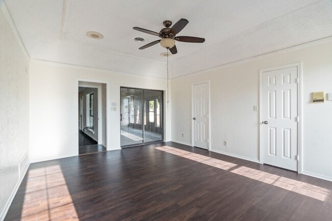 Photo - 10492 Strittmatter Rd