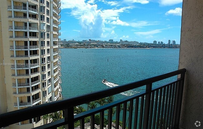 Building Photo - 540 Brickell Key Dr Unit 1522 Rental