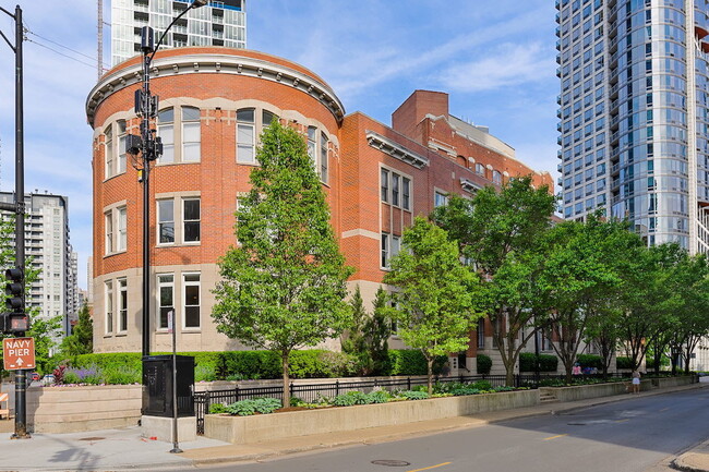 Photo - 501 N Kingsbury St Unit F