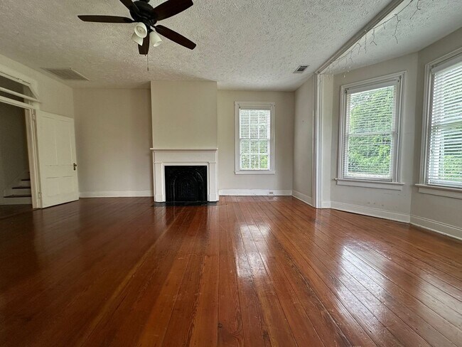 844 Hickman Rd