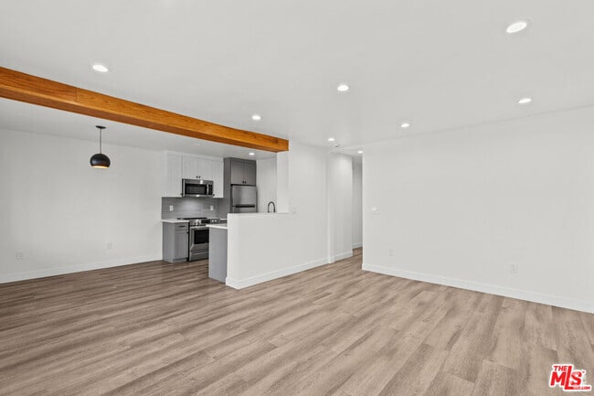 Building Photo - 6350 Willoughby Ave Unit #5 Rental