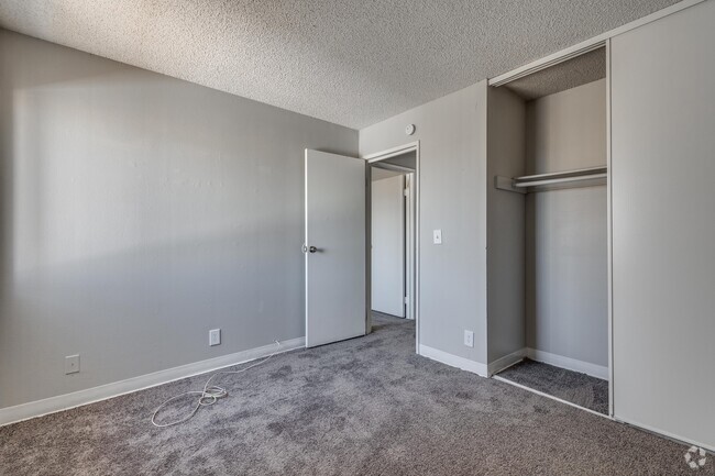 2 BR, 1 BA (Aloha) - 760 SF