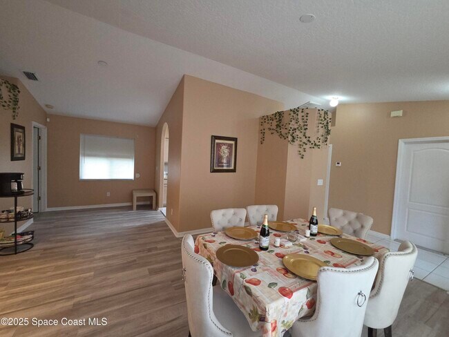 Photo - 1080 Jupiter Blvd NW