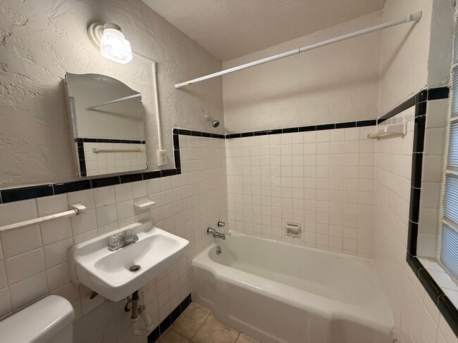 Building Photo - Historic Plaza District Apartment | Walkable Location & Classic Character Unit 1740-2