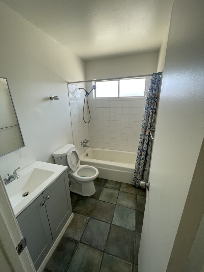 13243 Davenport St Unit 4