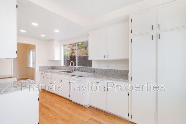 Photo - 1360 Gary Ln