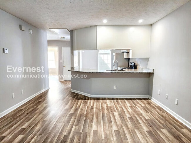 Photo - 1942 Cornell Way