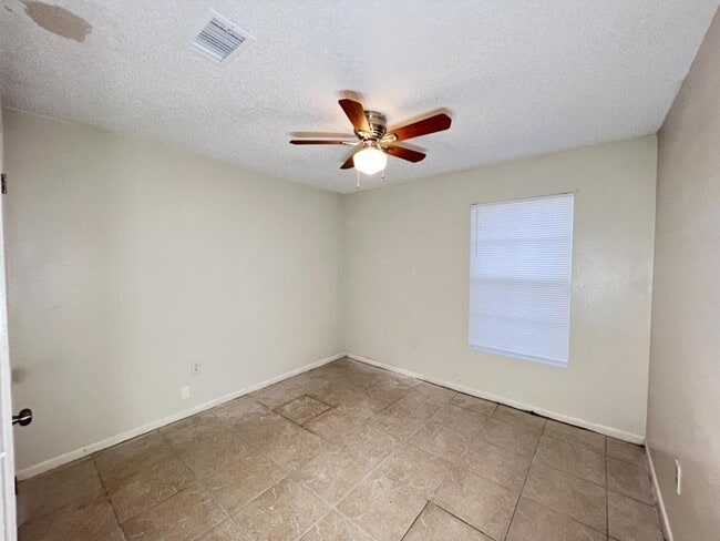 Photo - 1087 Old S Dr