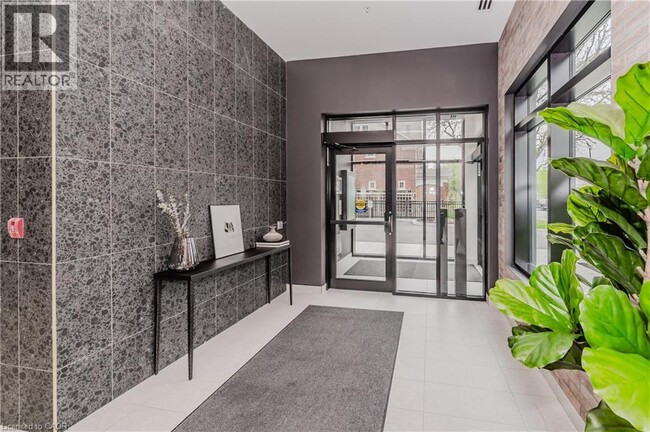 Photo - 24 Union St E Unité 301