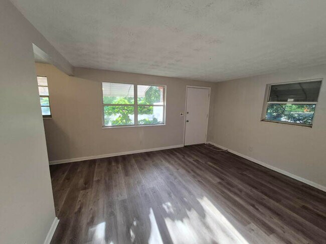 Photo - Charming 3 Bedroom Home With Covered Carport