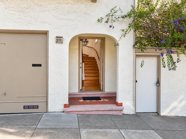 311 26th Ave
