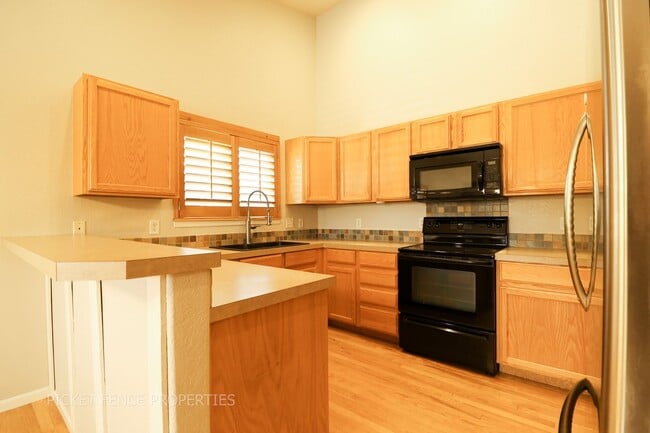 Photo - 4-Bedroom, 3-Bathroom Home in Windsor
